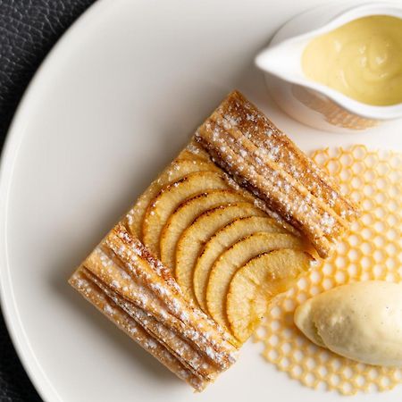Four Seasons Hotel Ar Riyad Esterno foto Baked Alaska