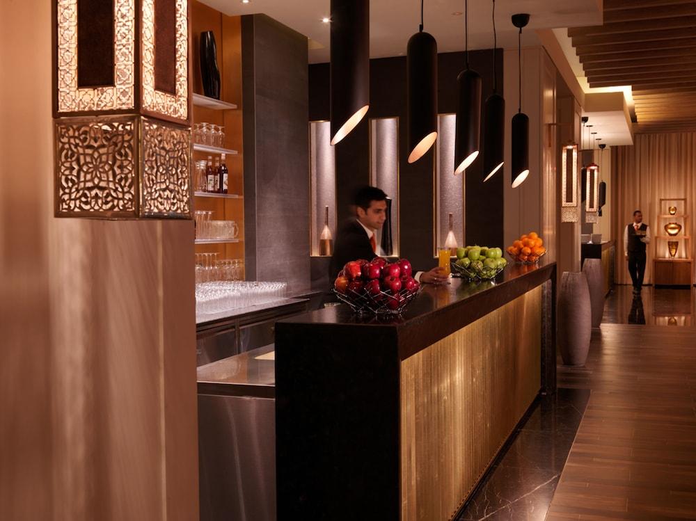Four Seasons Hotel Ar Riyad Esterno foto The Royal Orchid Spa