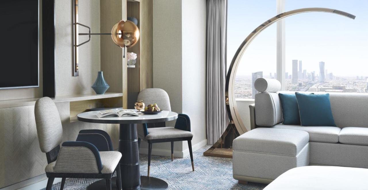 Four Seasons Hotel Ar Riyad Esterno foto A living room at the Ritz-Carlton, DIFC