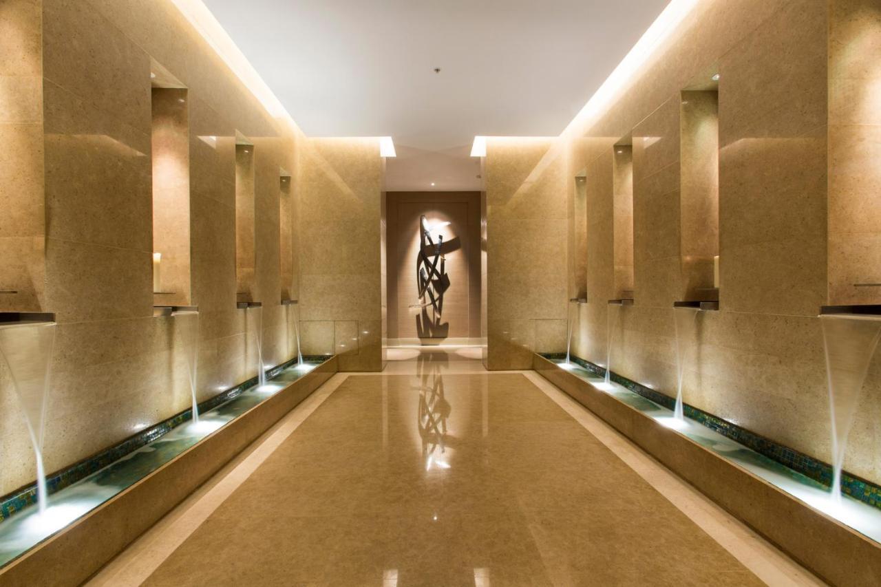 Four Seasons Hotel Ar Riyad Esterno foto The interior of the hotel
