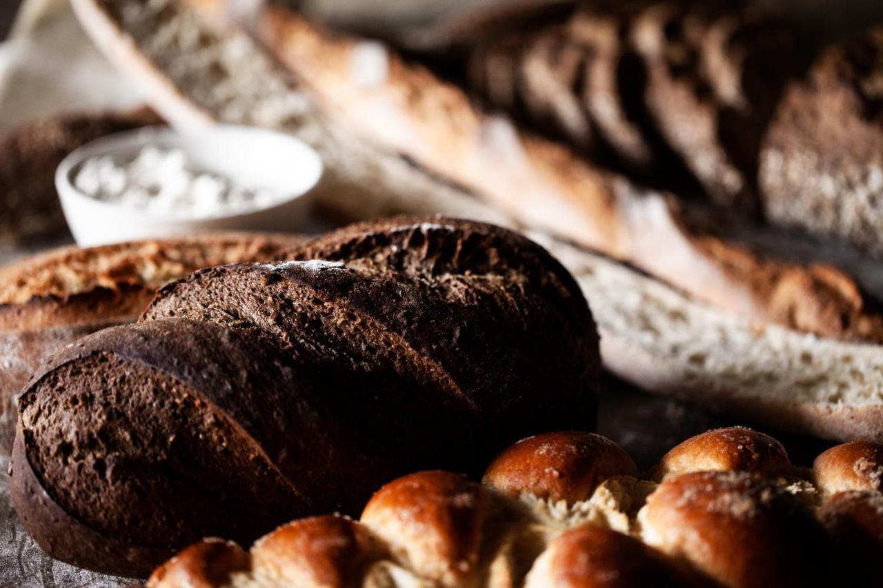 Four Seasons Hotel Ar Riyad Esterno foto Bread
