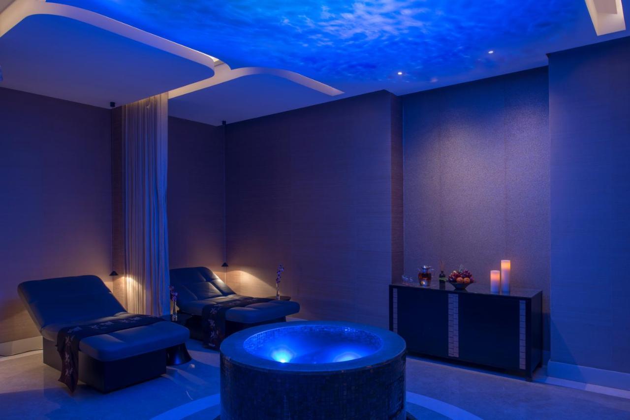 Four Seasons Hotel Ar Riyad Esterno foto The spa at The Dorchester